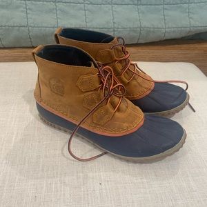 Sorel Leather Rain Boots Size 8.5 Like New